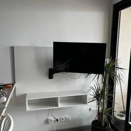 En Roussillon Vue Avec Garage * كانيه